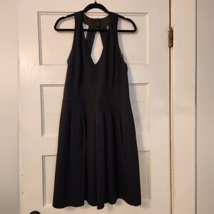 Banana Republic Black Dress V-neck Halter, Back Cutout w/ Pleated Skirt, 12 LBD